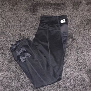 Jadelynn Brooke cropped bow leggings